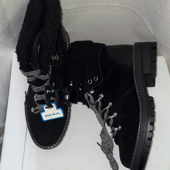 ๐๏ธ๐๐๏ธ Time and Tru Black Ankle Boots-Size 7 Wide - Picture 4 of 11